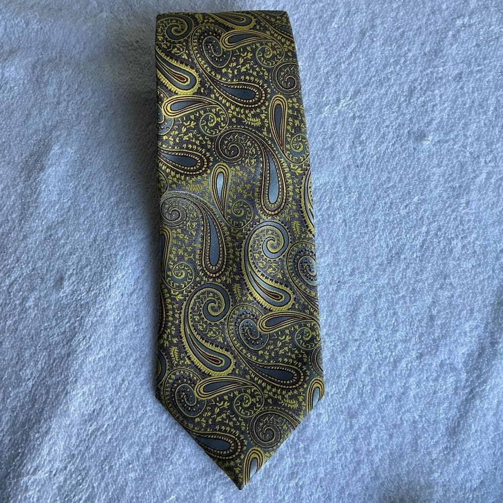 Paisley Patterned Tie in Yellow and Brown*
